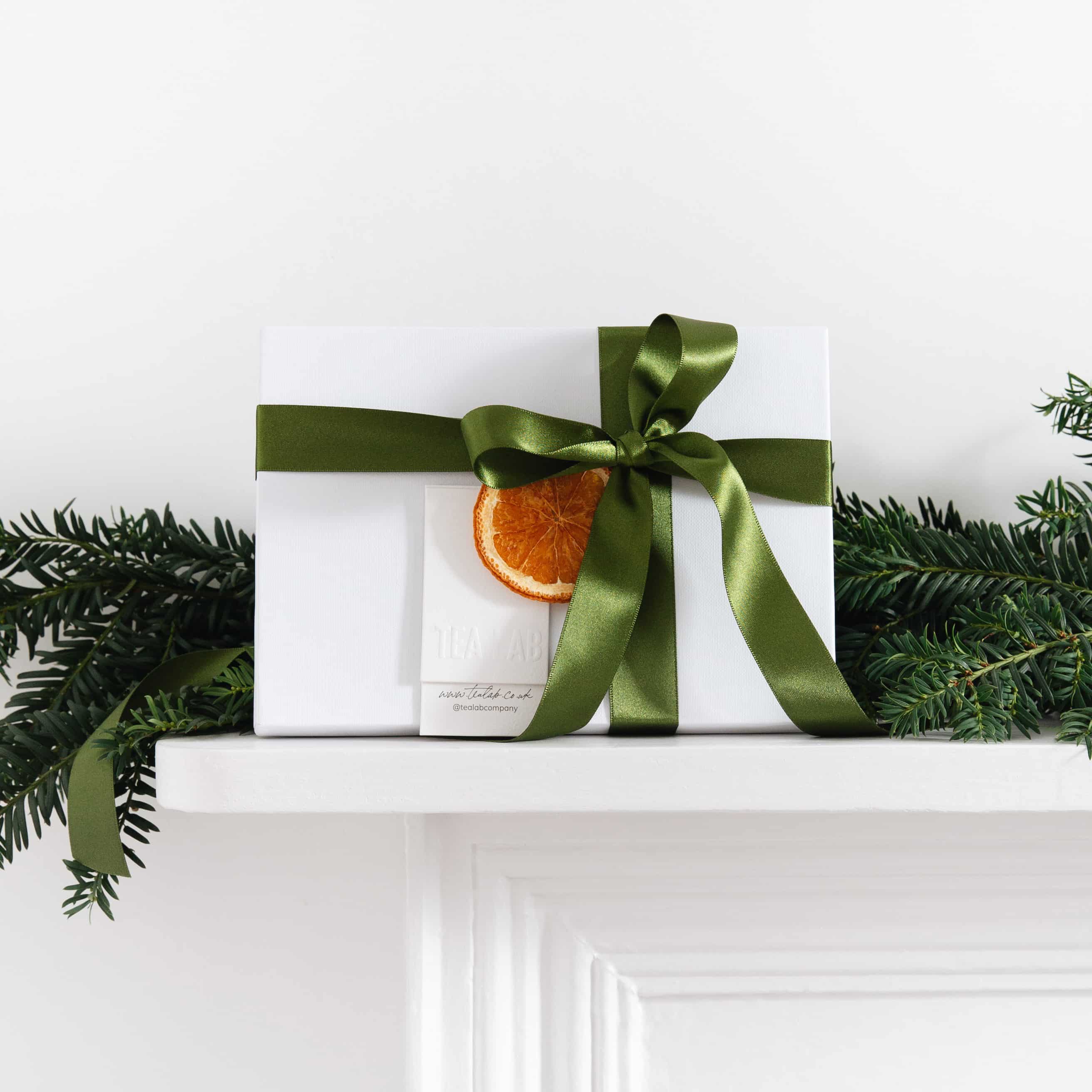 CHRISTMAS TEA GIFT BOX
