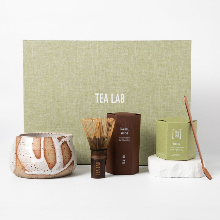 Matcha gift set with bamboo matcha whisk, ceramic bowl and 45g of Japanese Matcha from Uji.